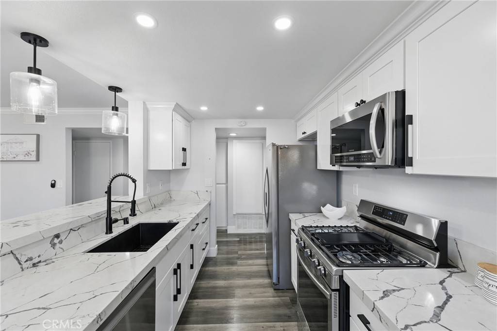 San Pedro, CA 90732,28004 S Western AVE #314