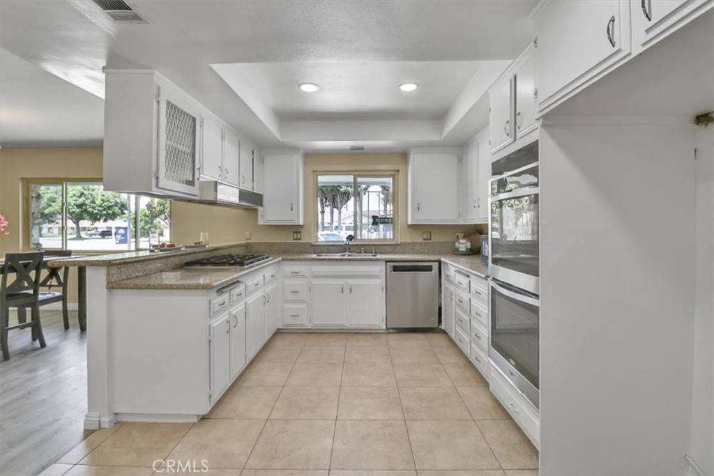 Anaheim, CA 92804,2550 W Rowland AVE