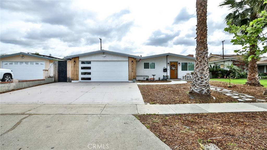 Santa Ana, CA 92707,1279 S Hickory ST