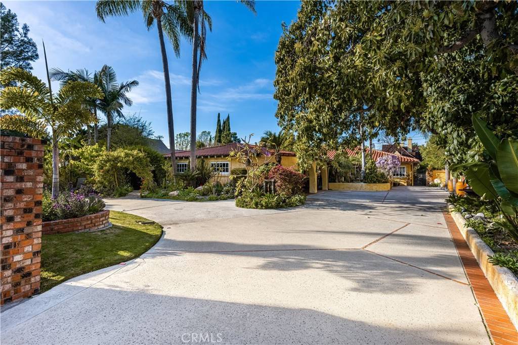 Santa Ana, CA 92706,433 W Santa Clara AVE