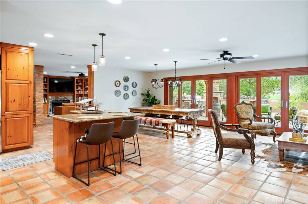 Orange, CA 92869,10686 Meads
