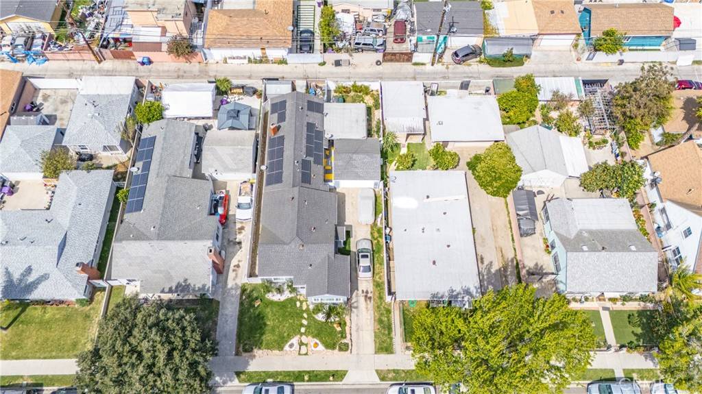 Long Beach, CA 90805,239 E 68th WAY
