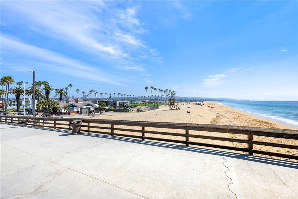 Newport Beach, CA 92661,600 E Oceanfront #1D