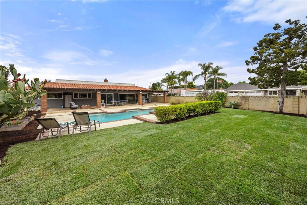 Santa Ana, CA 92705,18102 Darmel PL