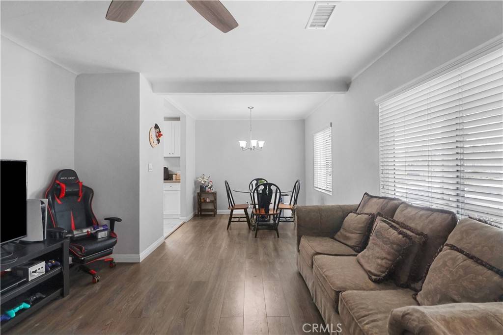 Los Angeles, CA 90022,6615 Southside DR