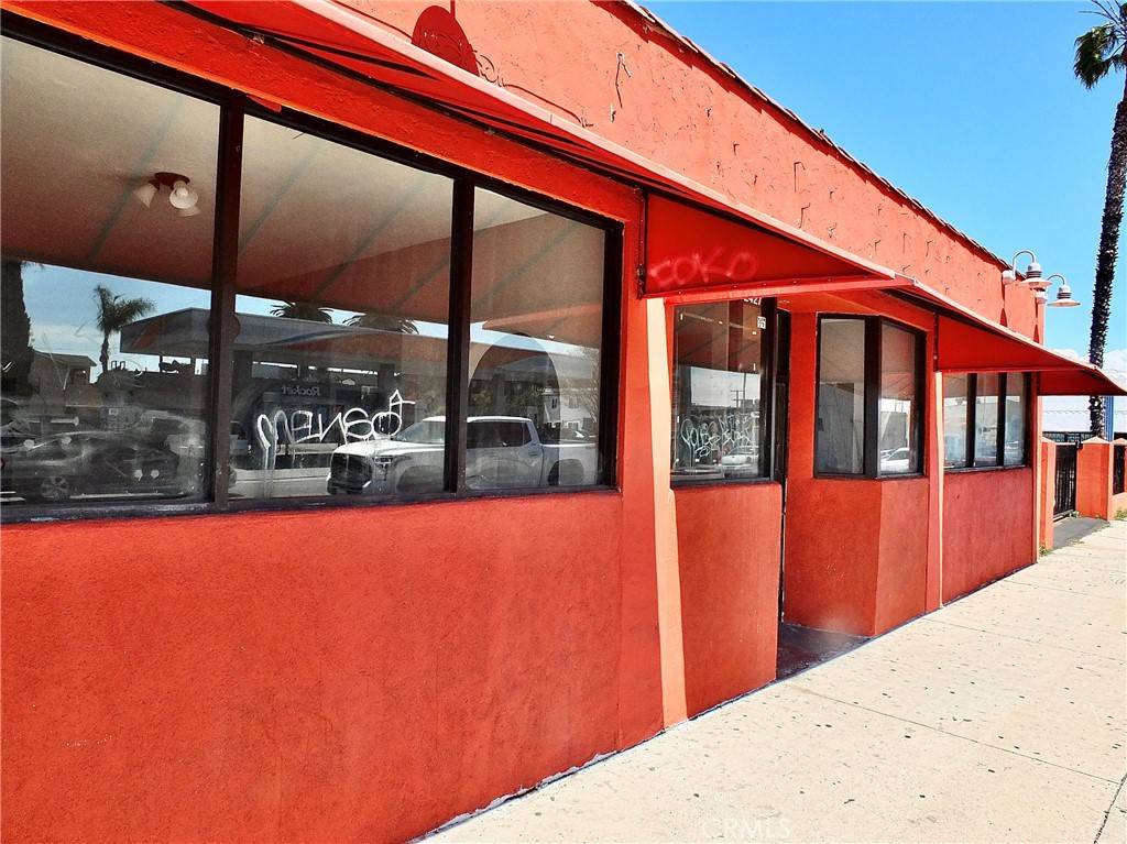 Long Beach, CA 90804,2427 E Anaheim ST