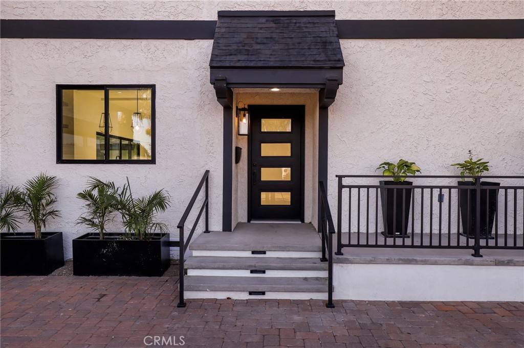 Long Beach, CA 90815,5633 E Deborah ST