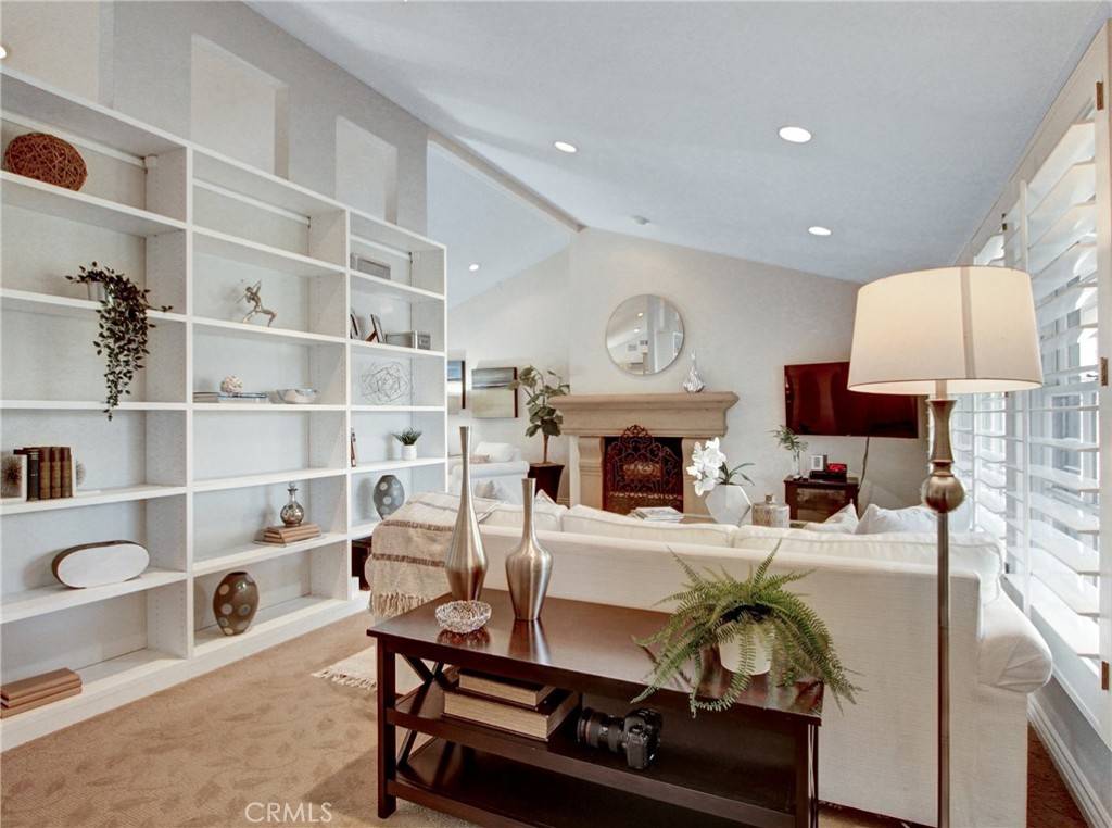 Los Alamitos, CA 90720,3272 Saint Albans DR