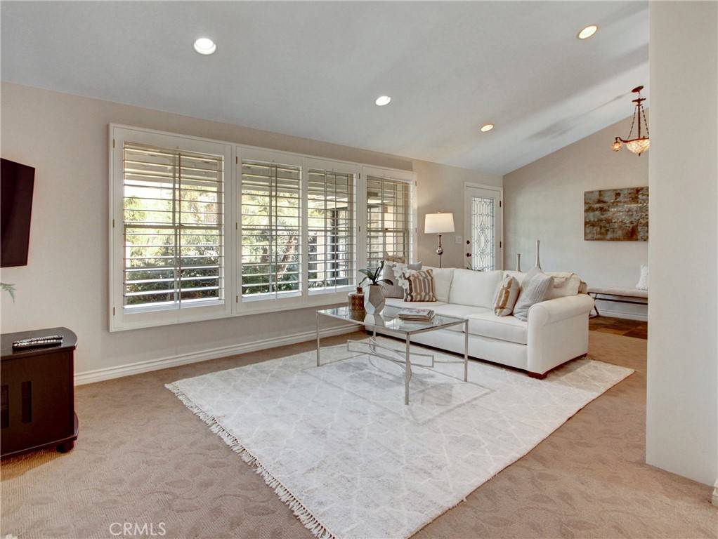 Los Alamitos, CA 90720,3272 Saint Albans DR