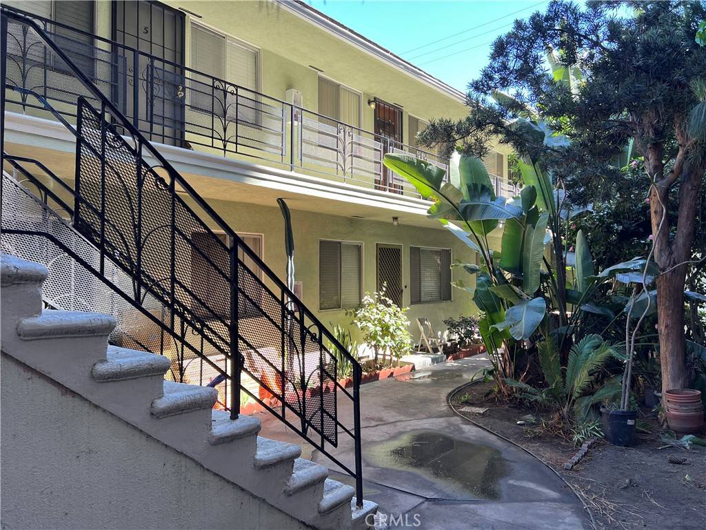 Long Beach, CA 90804,824 Redondo AVE