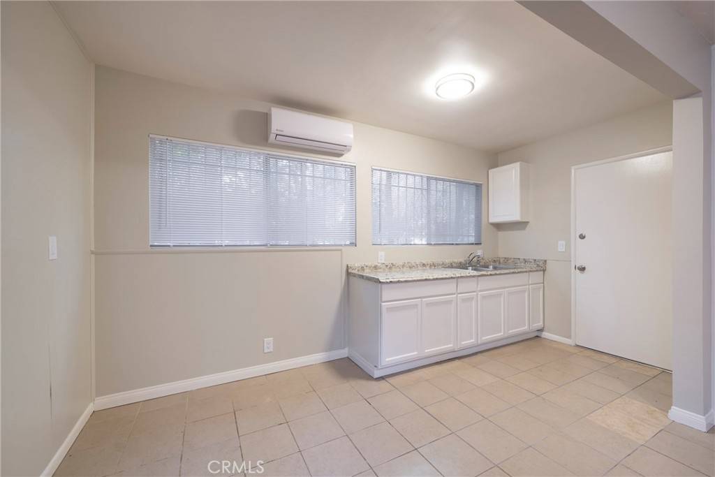 Santa Ana, CA 92703,1433 W Pine ST