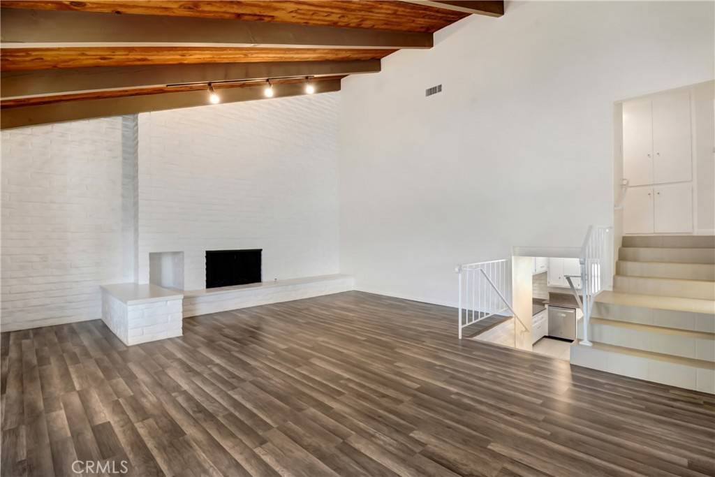 Yorba Linda, CA 92886,5060 Lakeview AVE #27