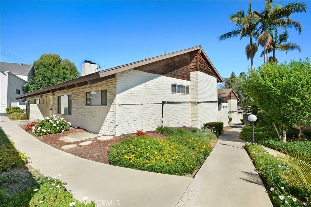 Yorba Linda, CA 92886,5060 Lakeview AVE #27