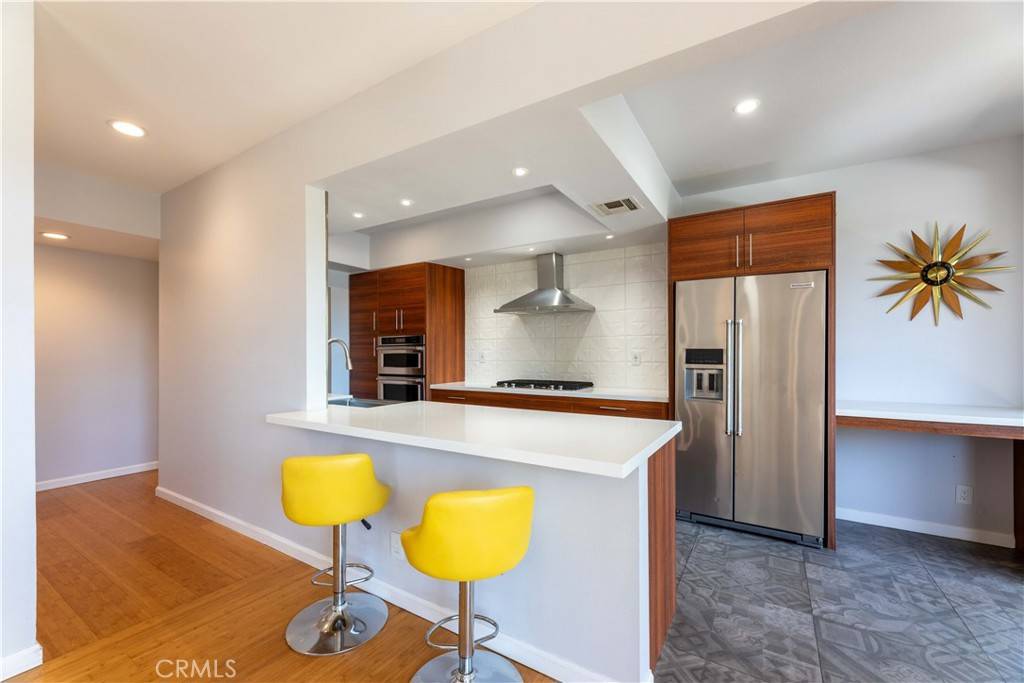North Hollywood, CA 91602,11322 Camarillo ST #204