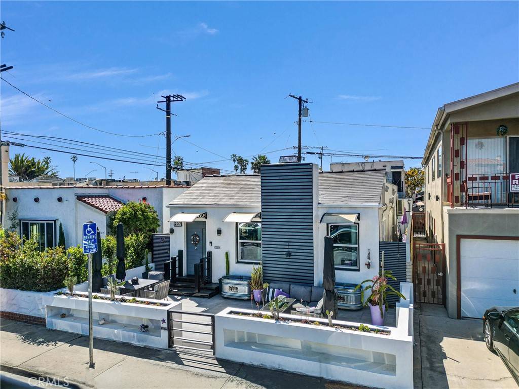 Long Beach, CA 90803,207 Santa Ana AVE