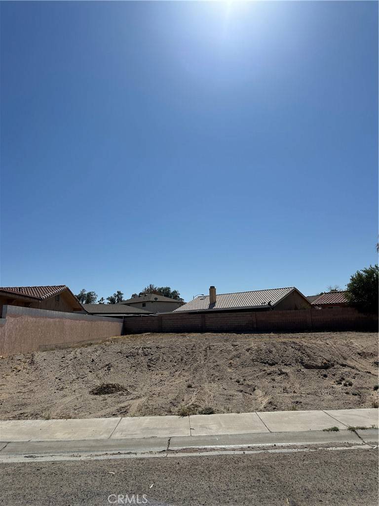 Needles, CA 92363,833 Beach DR