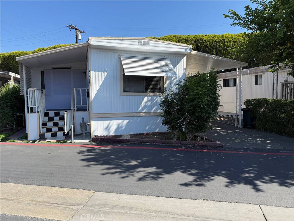 Santa Ana, CA 92707,1527 S Standard