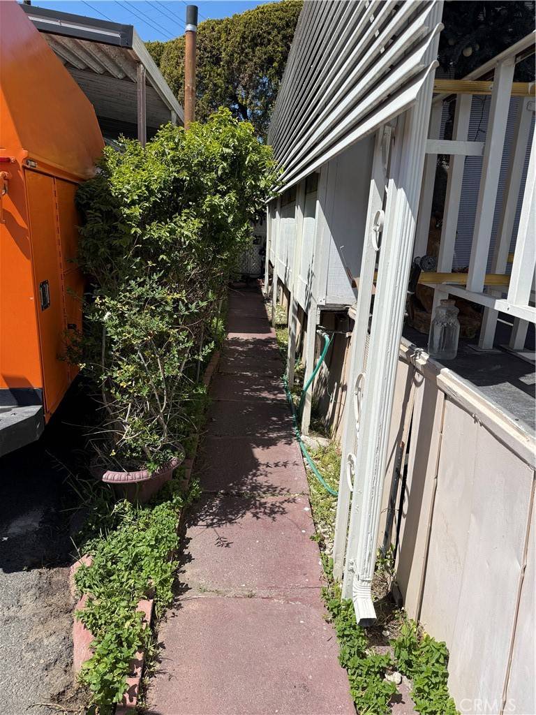Santa Ana, CA 92707,1527 S Standard