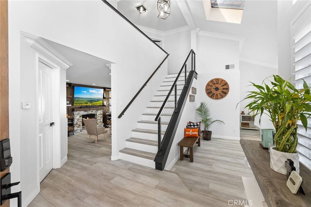 Corona, CA 92882,1212 Goldenview DR