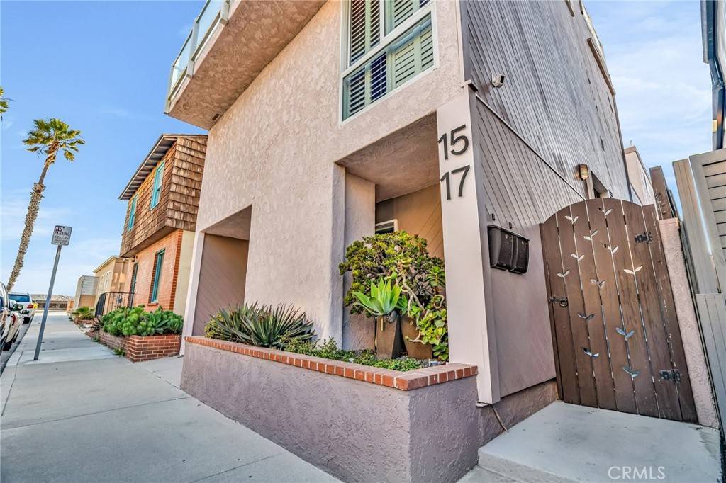 Long Beach, CA 90803,15 69th PL