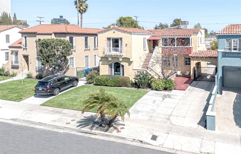 Los Angeles, CA 90036,844 S Curson AVE