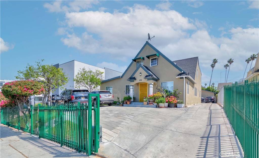 Los Angeles, CA 90004,236 N Catalina ST