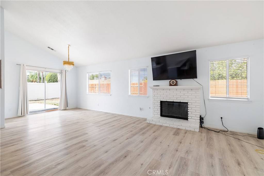 San Jacinto, CA 92583,2160 Mariposa CT