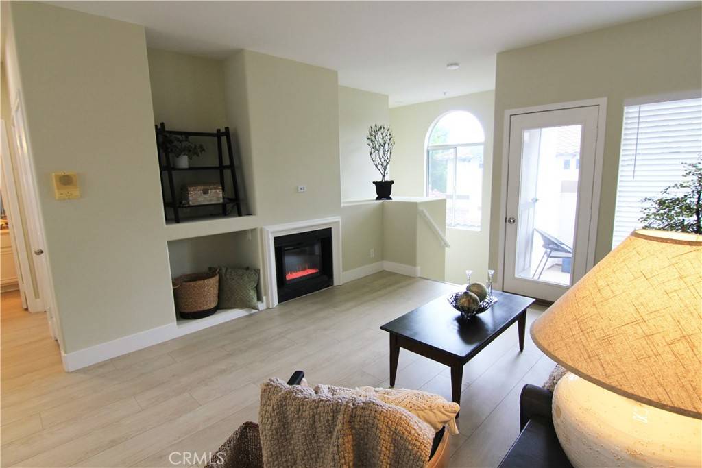 Tustin, CA 92782,2305 Ternberry CT
