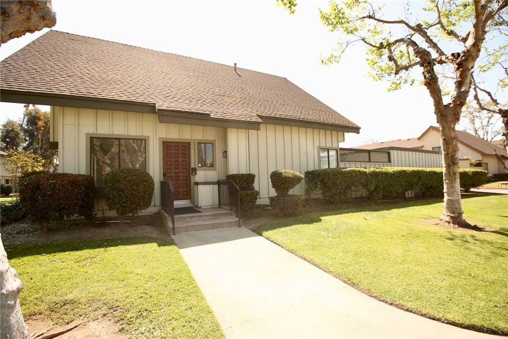 South Gate, CA 90280,9936 Karmont AVE