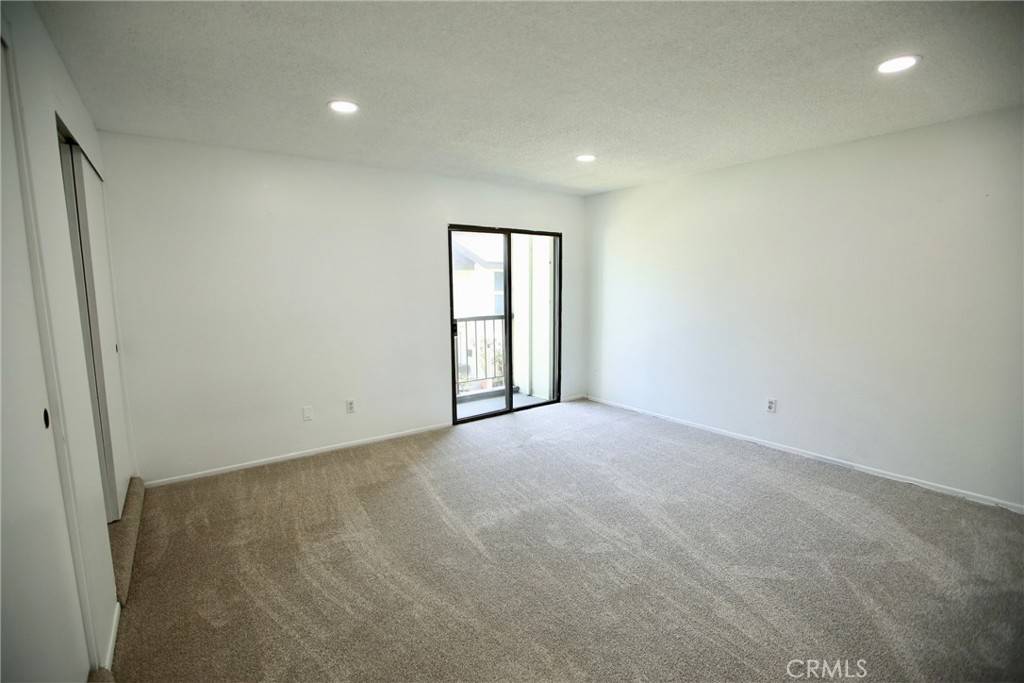 South Gate, CA 90280,9936 Karmont AVE