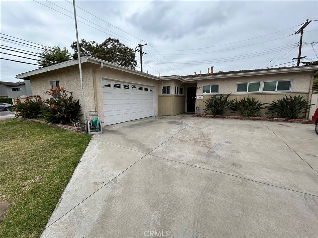 Santa Ana, CA 92703,902 Alene CIR