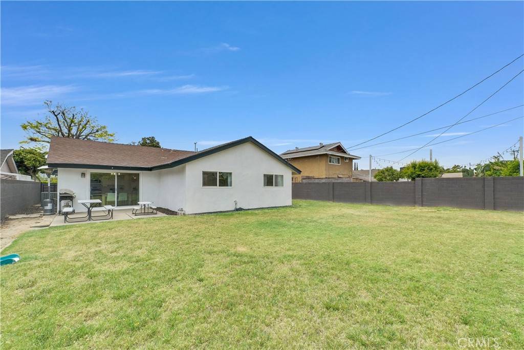 Anaheim Hills, CA 92807,18571 Woodwind LN