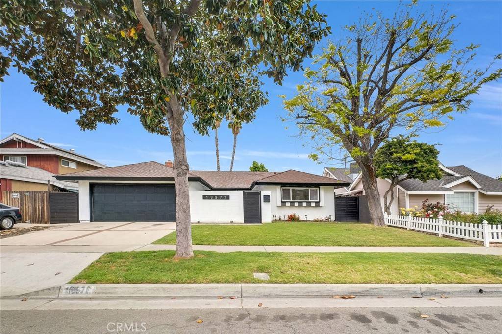 Anaheim Hills, CA 92807,18571 Woodwind LN