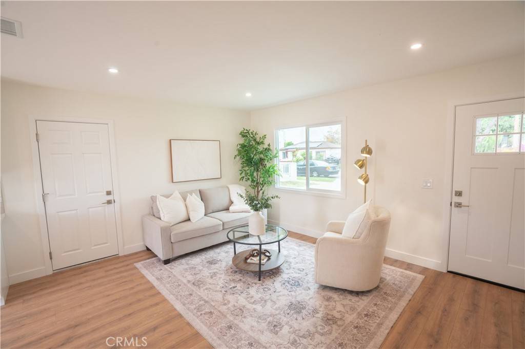 Lakewood, CA 90713,6022 Camerino