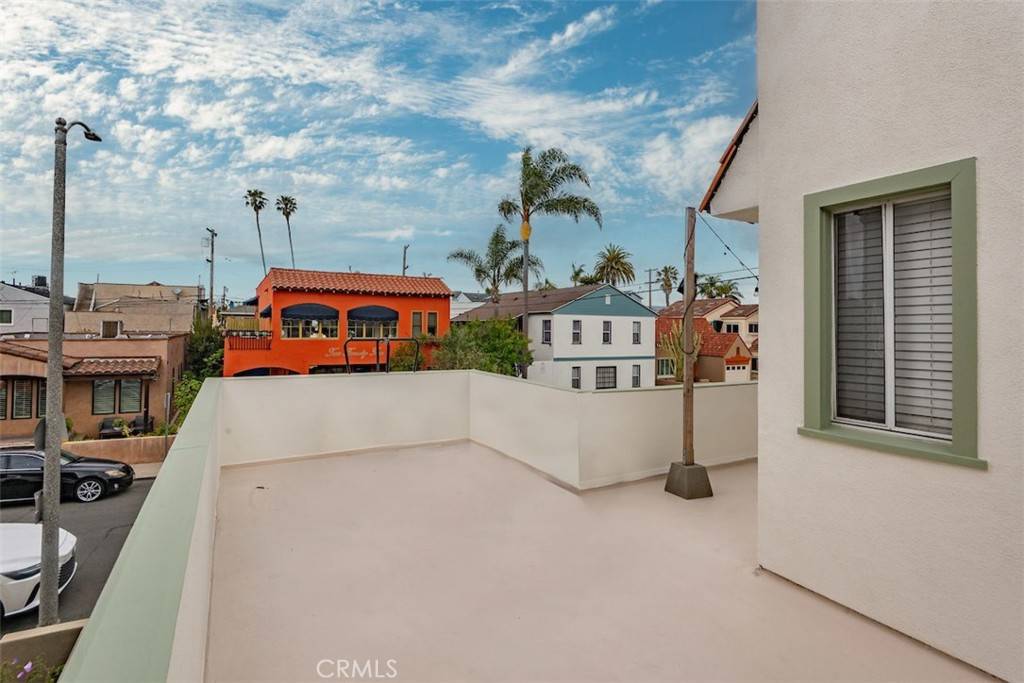 Long Beach, CA 90803,224 Pomona AVE