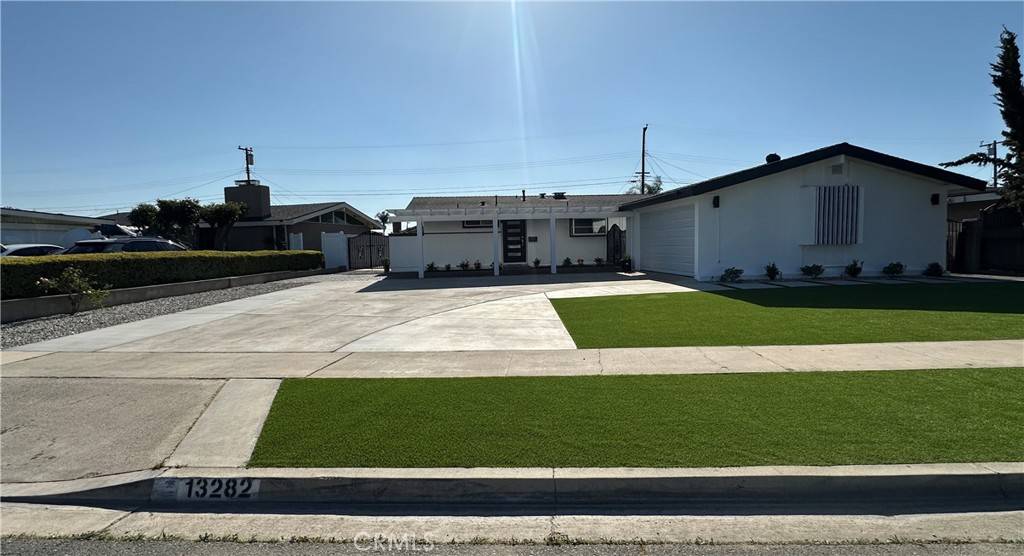 Westminster, CA 92683,13282 Cherry ST