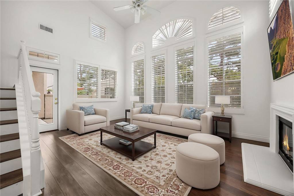 Rancho Santa Margarita, CA 92688,3 Tierra Plano