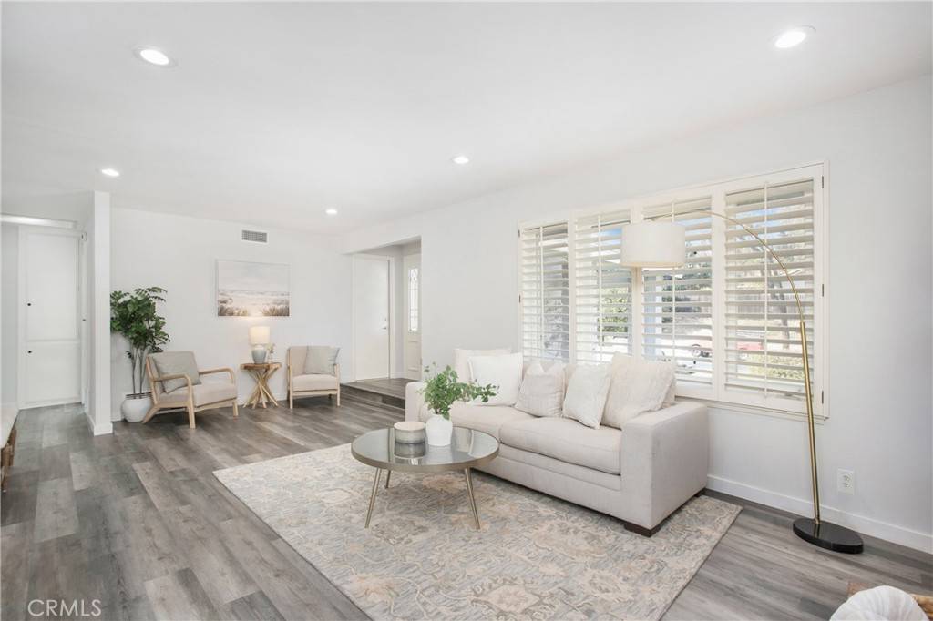 Brea, CA 92821,942 Buttonwood DR