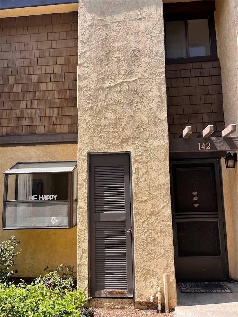 Lakewood, CA 90715,12750 Centralia ST #142