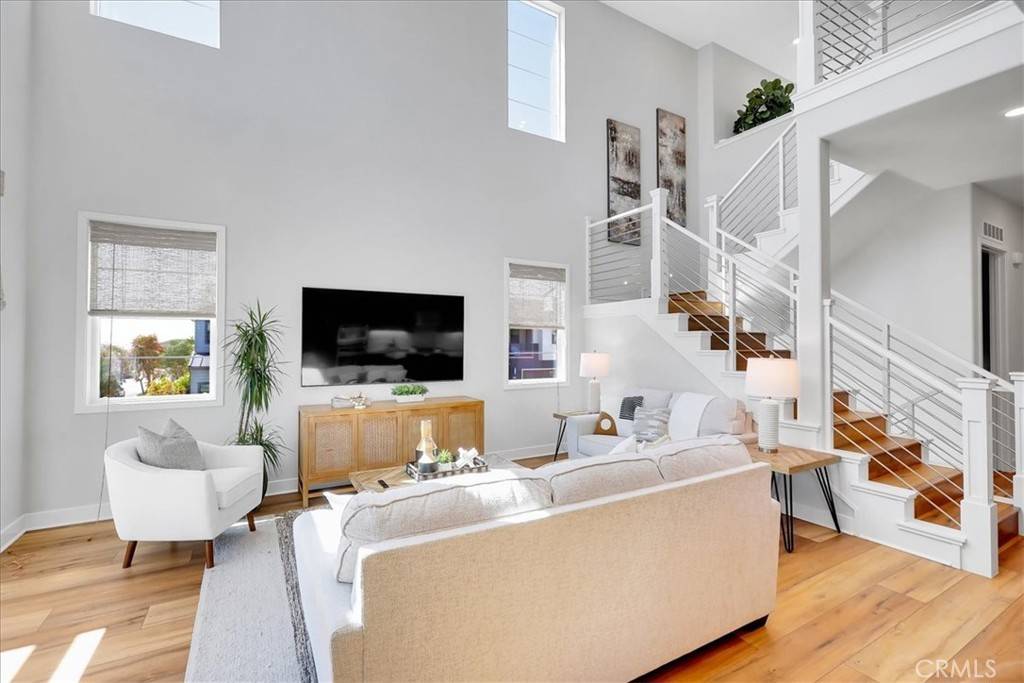 137 Rondo Irvine, CA 92618