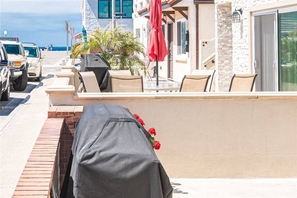 Newport Beach, CA 92663,117 35th ST