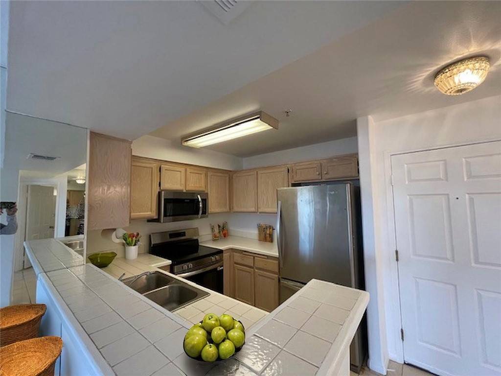 Downey, CA 90241,11410 Brookshire AVE #114