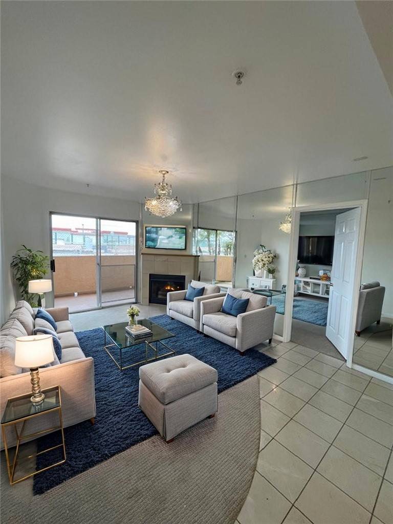 Downey, CA 90241,11410 Brookshire AVE #114