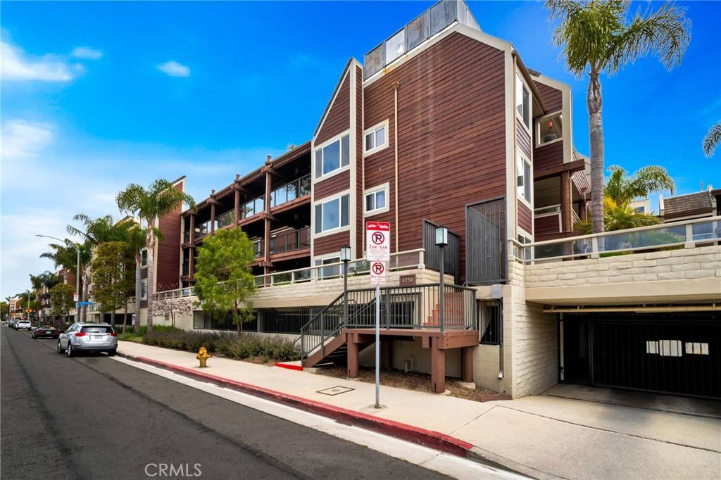 Marina Del Rey, CA 90292,4300 Via Dolce #316