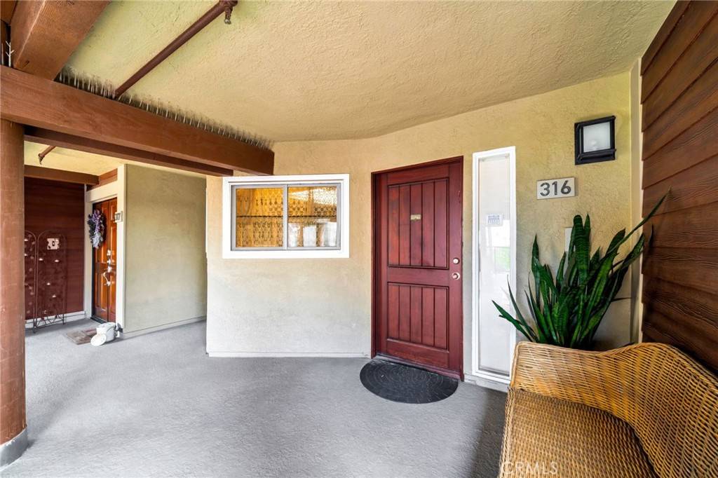 Marina Del Rey, CA 90292,4300 Via Dolce #316