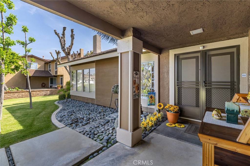 Yorba Linda, CA 92886,4466 Rainbow LN