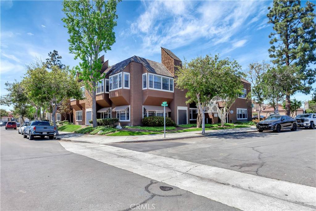 Tustin, CA 92780,14751 Plaza DR ##J