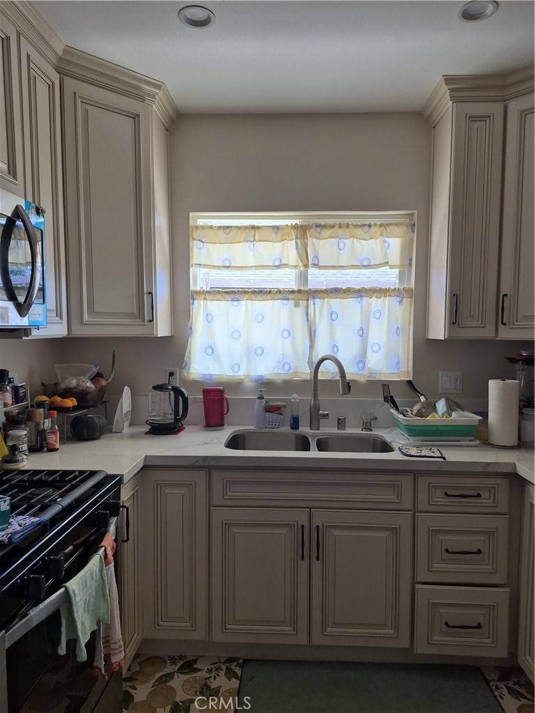 Los Angeles, CA 90062,4911 S Wilton PL