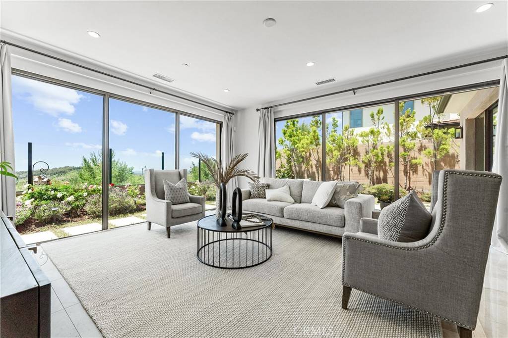 Irvine, CA 92602,147 Oceano