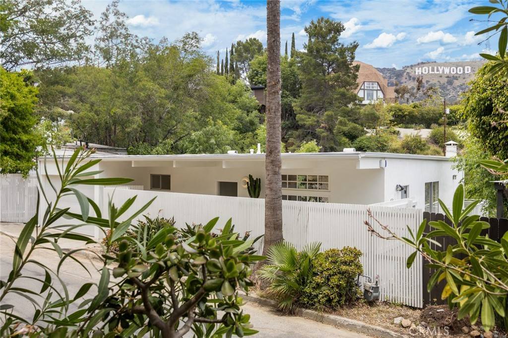 Los Angeles, CA 90068,3102 Durand DR